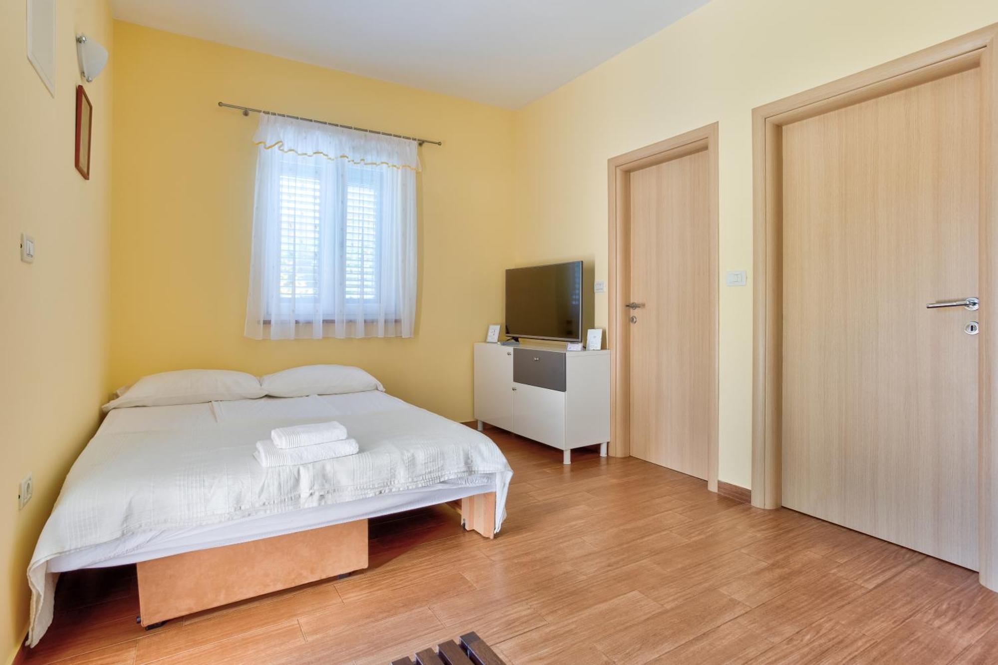 Apartment In Villa Moletto Seaside & Relax - 4 Guests Lovrecica  Exterior photo