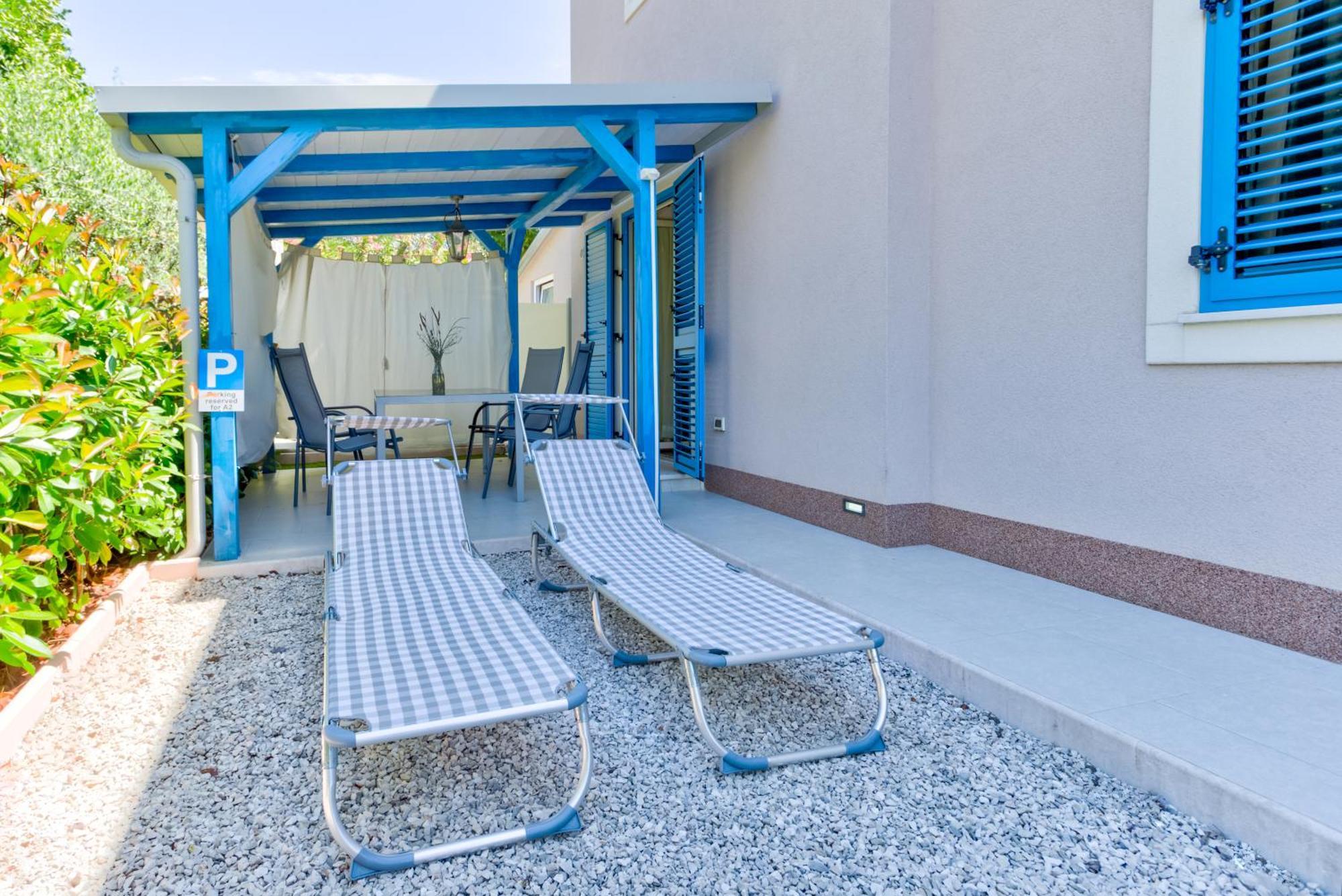 Apartment In Villa Moletto Seaside & Relax - 4 Guests Lovrecica  Exterior photo