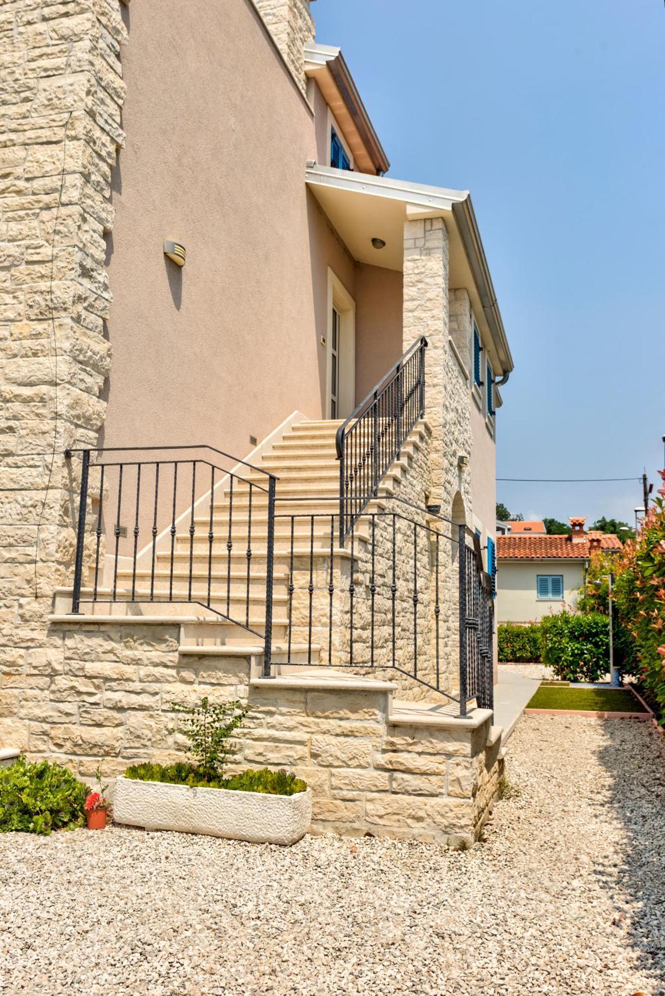 Apartment In Villa Moletto Seaside & Relax - 4 Guests Lovrecica  Exterior photo